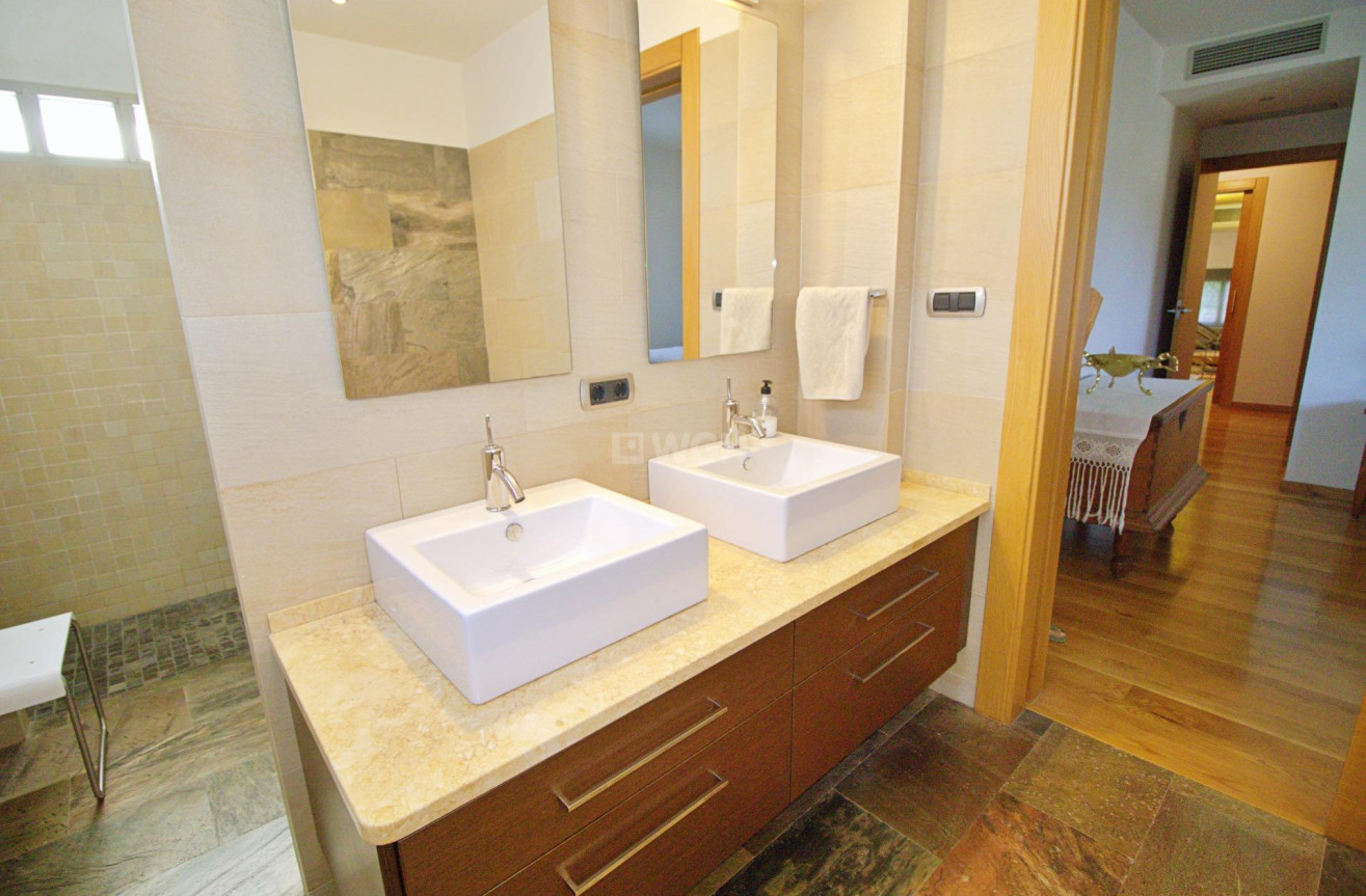 Odsprzedaż - Villa - Elche Pedanías - Peña las Águilas