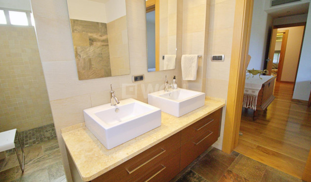 Odsprzedaż - Villa - Elche Pedanías - Peña las Águilas