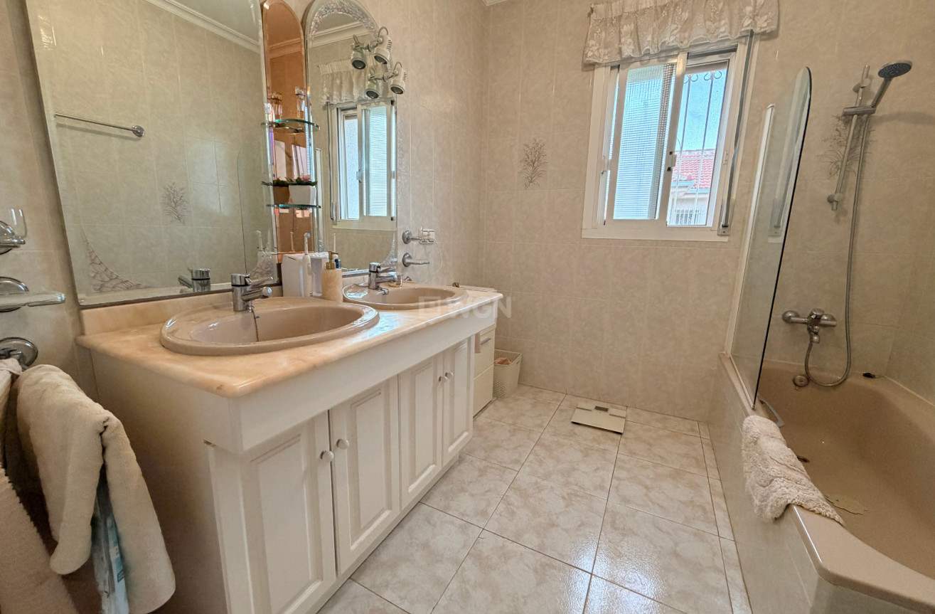 Odsprzedaż - Villa - Ciudad Quesada - Costa Blanca