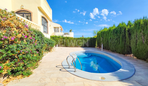 Resale - Villa - Villamartin - Costa Blanca