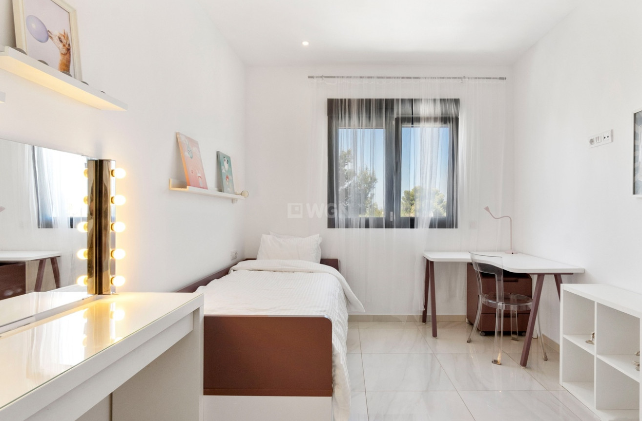 Odsprzedaż - Kamienica - Villamartin - Costa Blanca