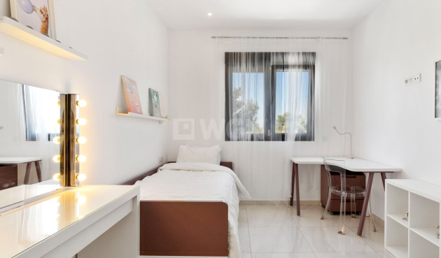 Odsprzedaż - Kamienica - Villamartin - Costa Blanca