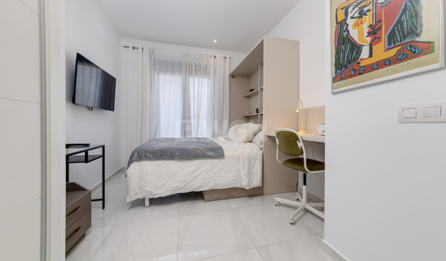 Odsprzedaż - Kamienica - Villamartin - Costa Blanca