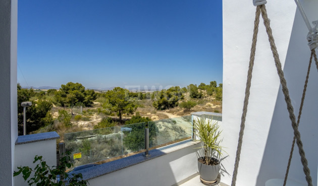Odsprzedaż - Kamienica - Villamartin - Costa Blanca