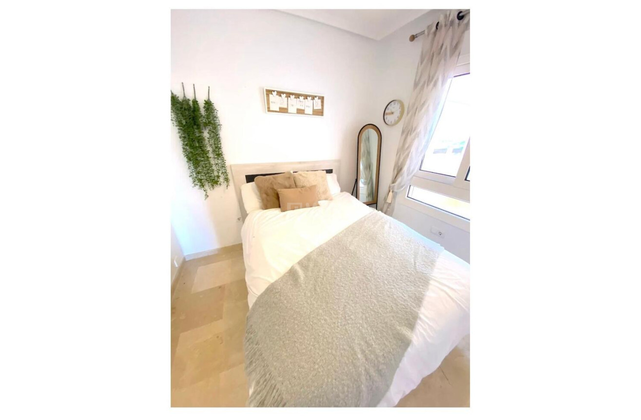 Resale - Apartment / flat - Playa Flamenca - Costa Blanca