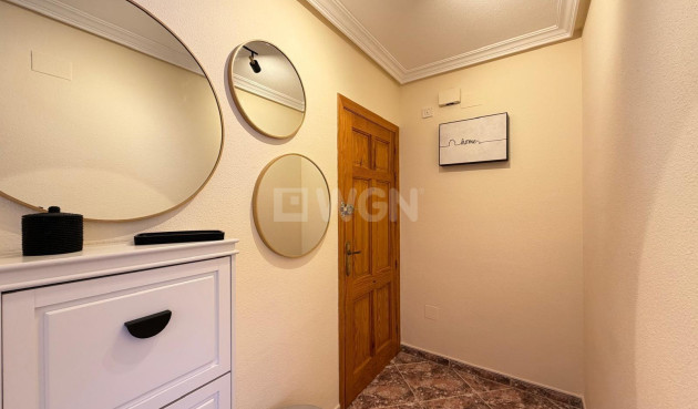 Odsprzedaż - Mieszkanie w bloku - Torrevieja - Centro