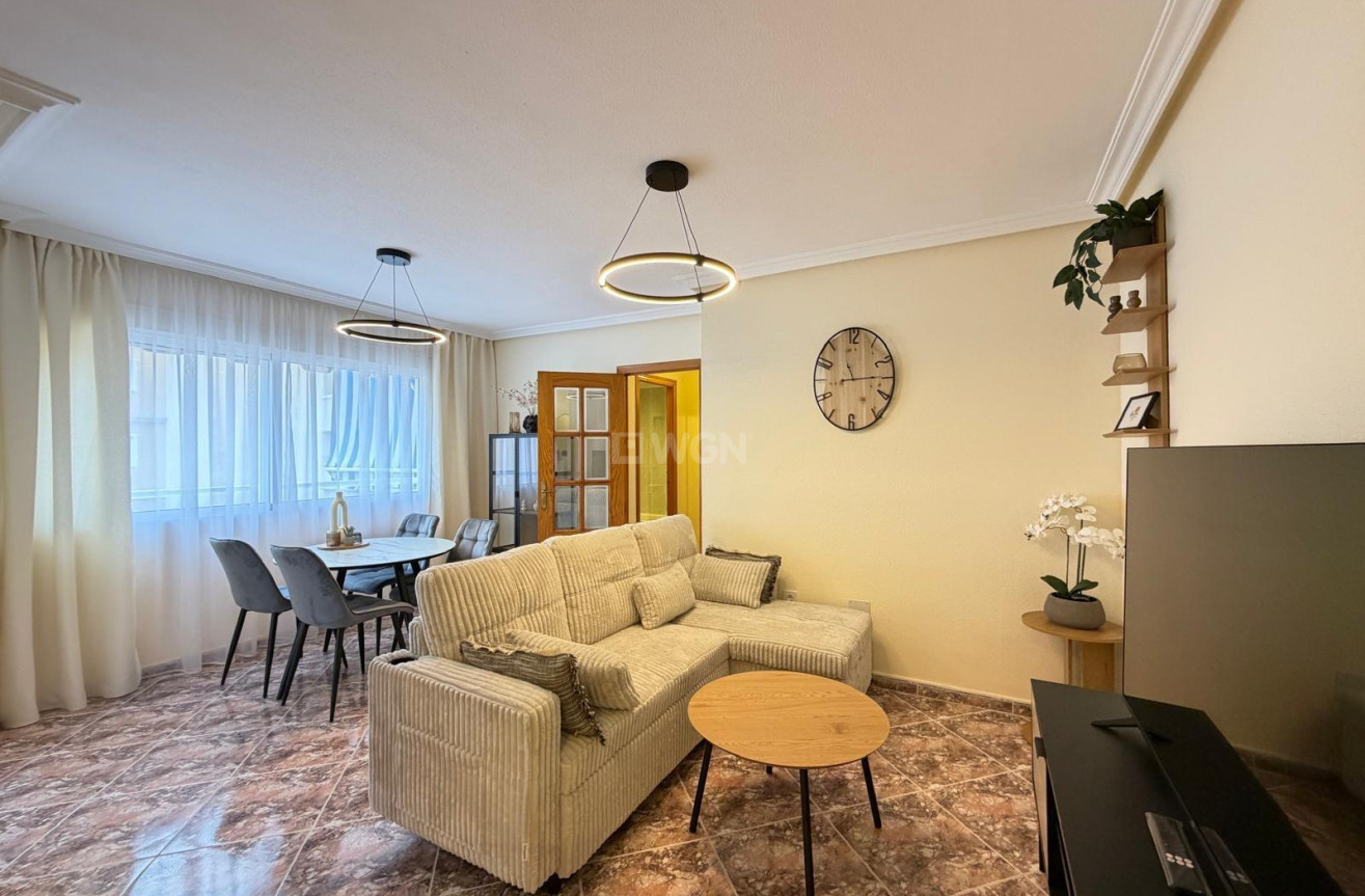 Wiederverkauf - Wohnung - Torrevieja - Centro