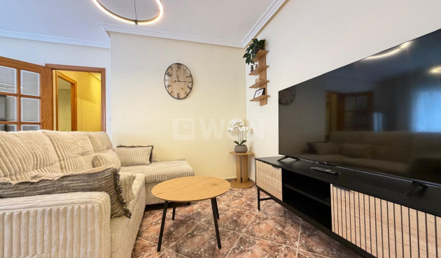 Odsprzedaż - Mieszkanie w bloku - Torrevieja - Centro