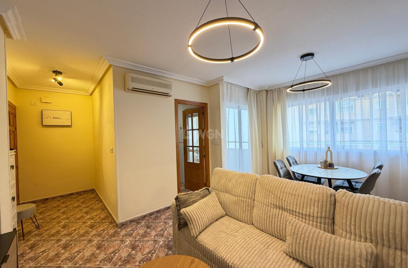 Wiederverkauf - Wohnung - Torrevieja - Centro