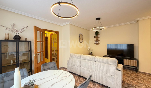 Odsprzedaż - Mieszkanie w bloku - Torrevieja - Centro