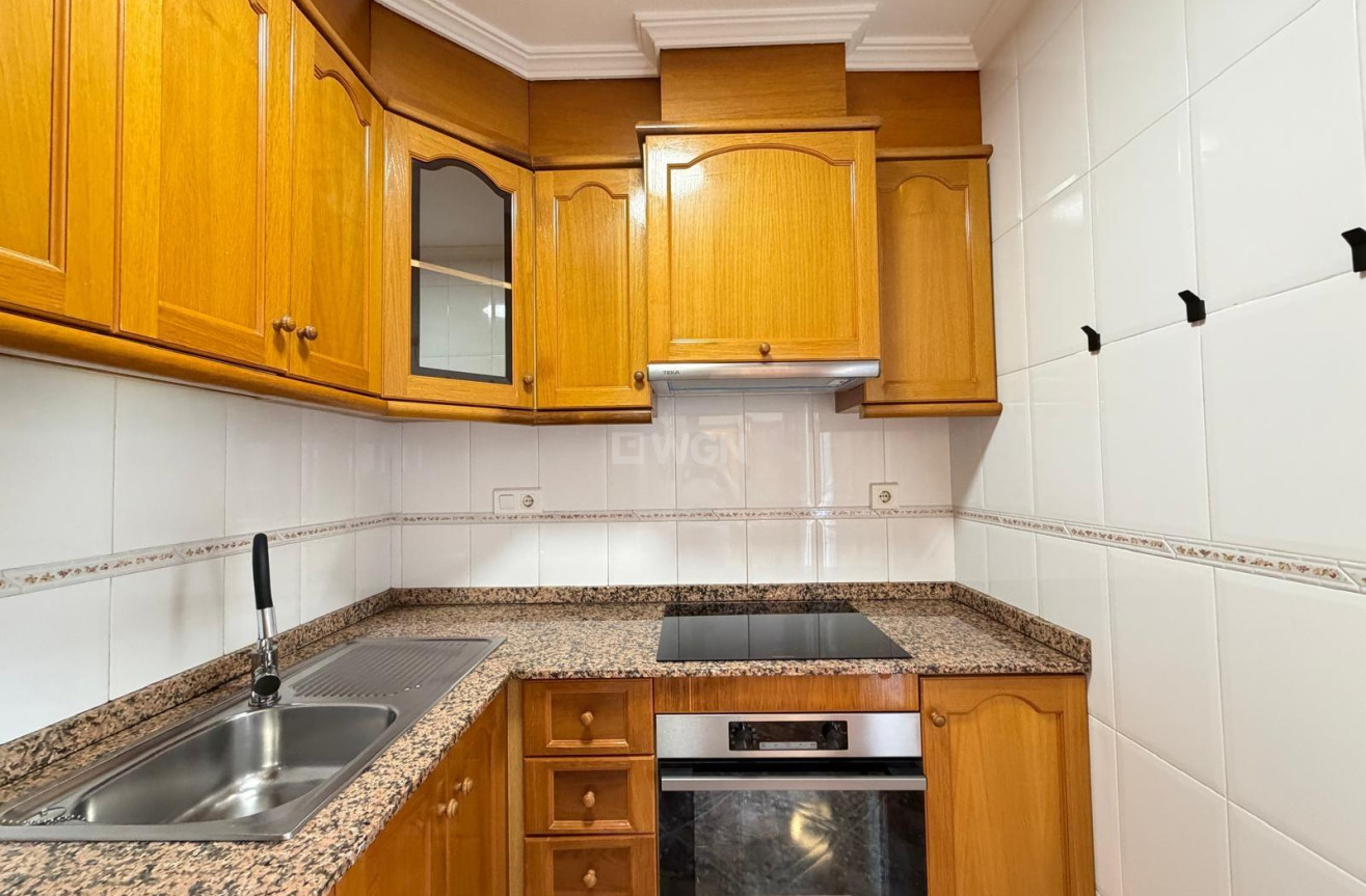 Wiederverkauf - Wohnung - Torrevieja - Centro