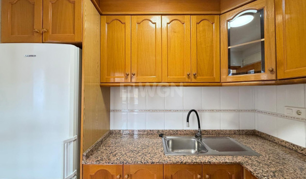 Odsprzedaż - Mieszkanie w bloku - Torrevieja - Centro