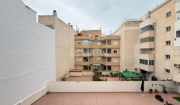 Odsprzedaż - Mieszkanie w bloku - Torrevieja - Centro