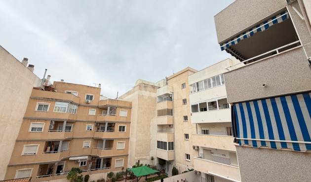 Odsprzedaż - Mieszkanie w bloku - Torrevieja - Centro