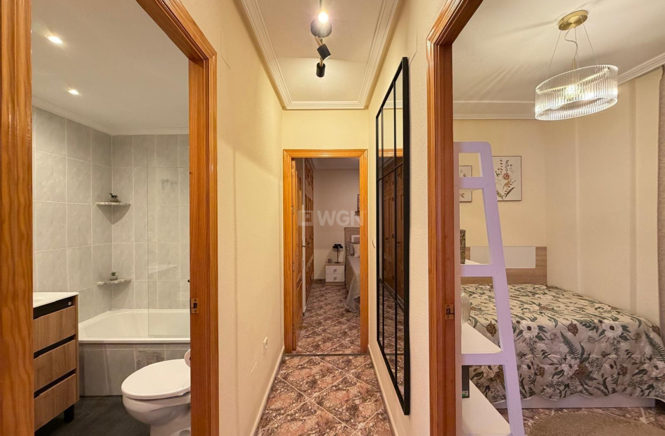 Wiederverkauf - Wohnung - Torrevieja - Centro