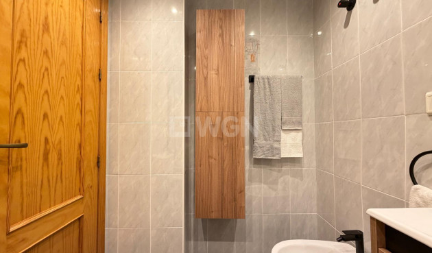 Odsprzedaż - Mieszkanie w bloku - Torrevieja - Centro