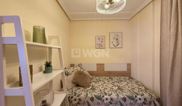 Odsprzedaż - Mieszkanie w bloku - Torrevieja - Centro