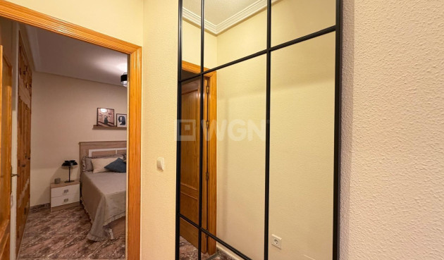 Odsprzedaż - Mieszkanie w bloku - Torrevieja - Centro