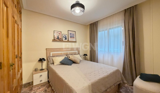 Odsprzedaż - Mieszkanie w bloku - Torrevieja - Centro