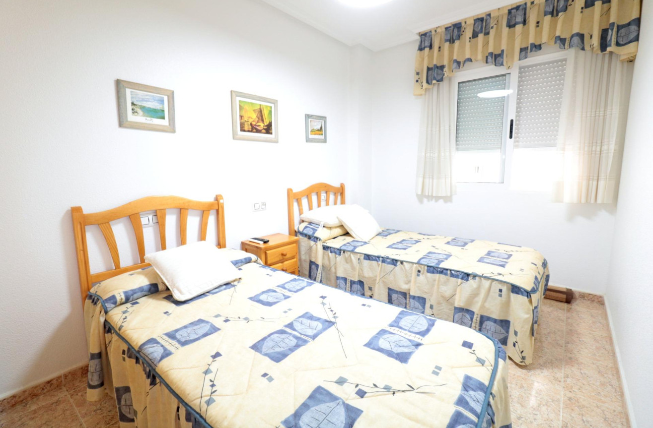 Resale - Apartment / flat - Torrevieja - Acequion