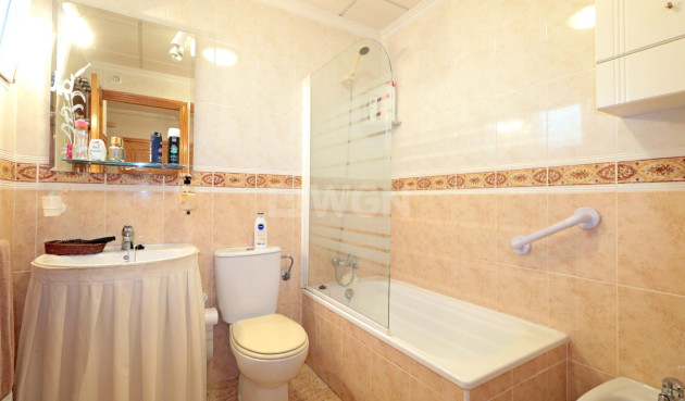 Resale - Apartment / flat - Torrevieja - Acequion