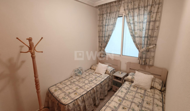 Resale - Apartment / flat - Torrevieja - Playa del Cura