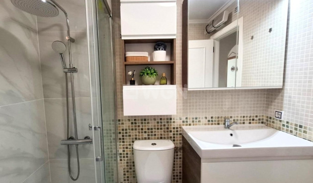Resale - Apartment / flat - Torrevieja - Estacion De Autobuses