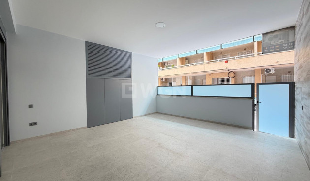 Resale - Apartment / flat - Torrevieja - Playa del Cura