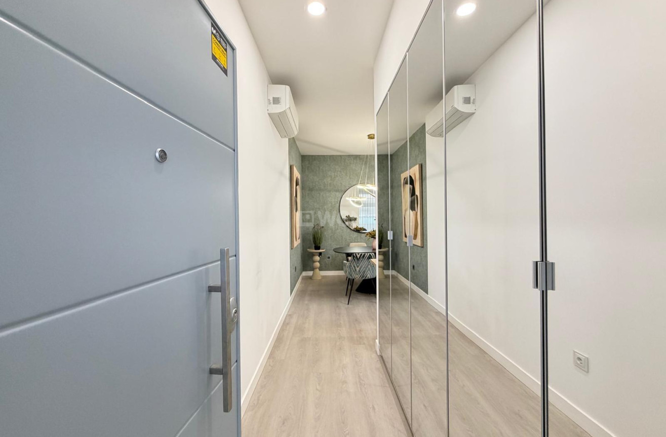 Resale - Apartment / flat - Torrevieja - Playa del Cura