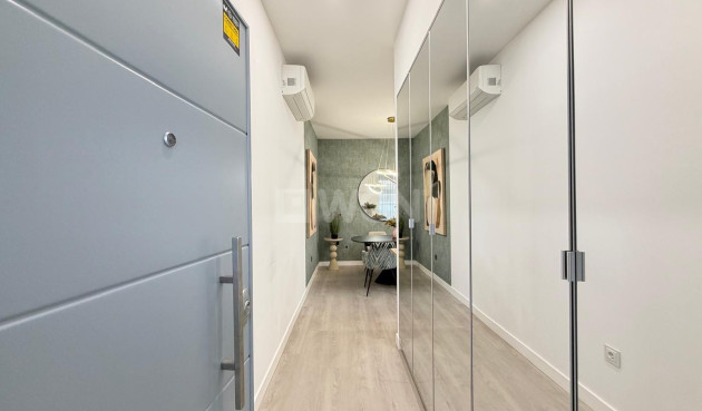 Resale - Apartment / flat - Torrevieja - Playa del Cura