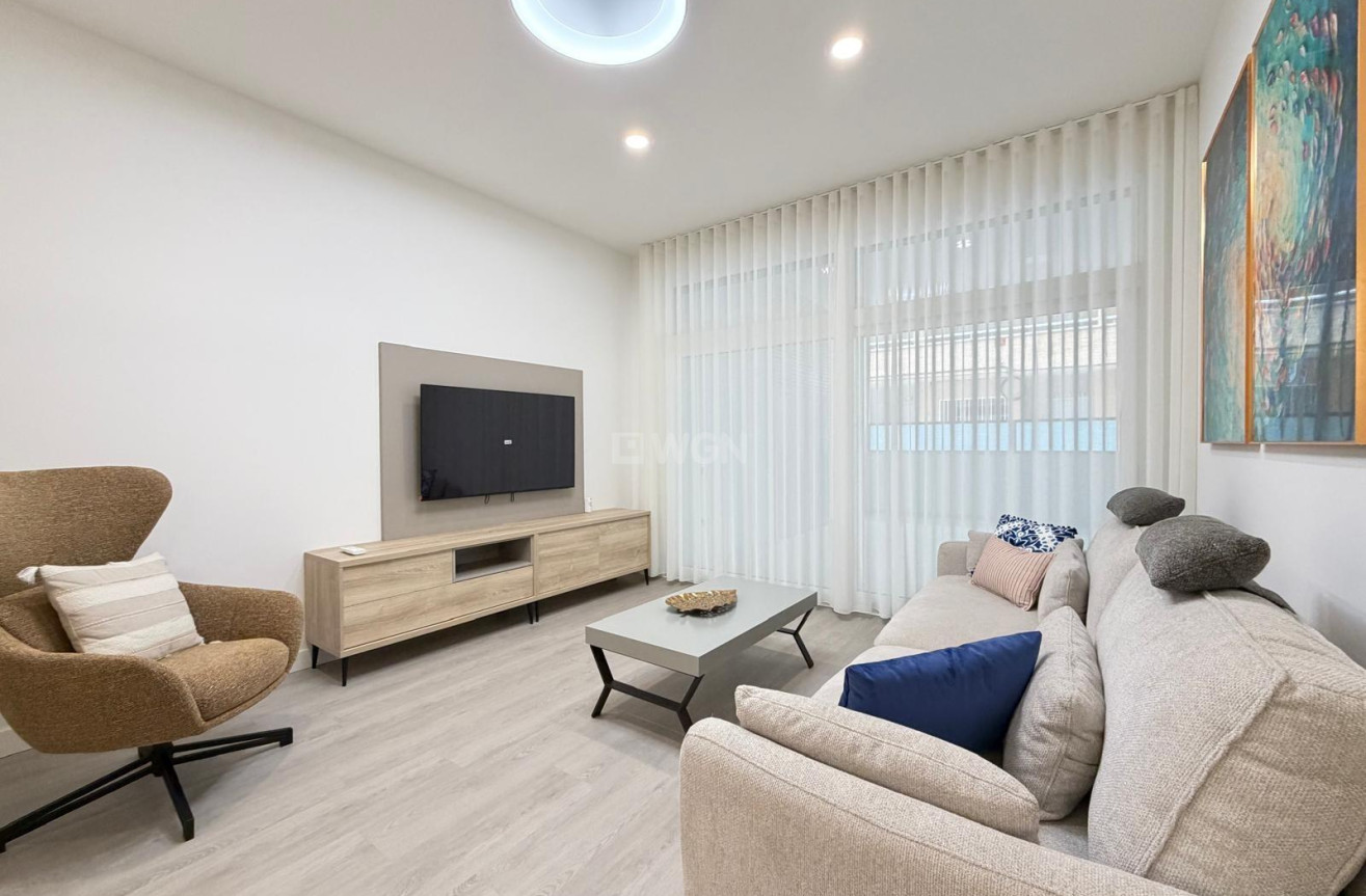 Resale - Apartment / flat - Torrevieja - Playa del Cura