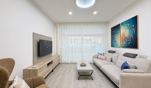 Resale - Apartment / flat - Torrevieja - Playa del Cura