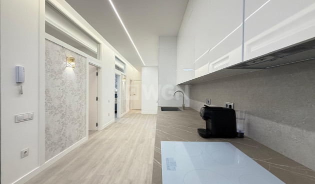 Resale - Apartment / flat - Torrevieja - Playa del Cura