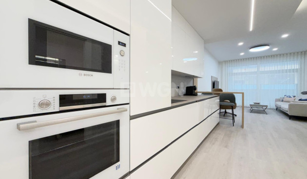 Resale - Apartment / flat - Torrevieja - Playa del Cura