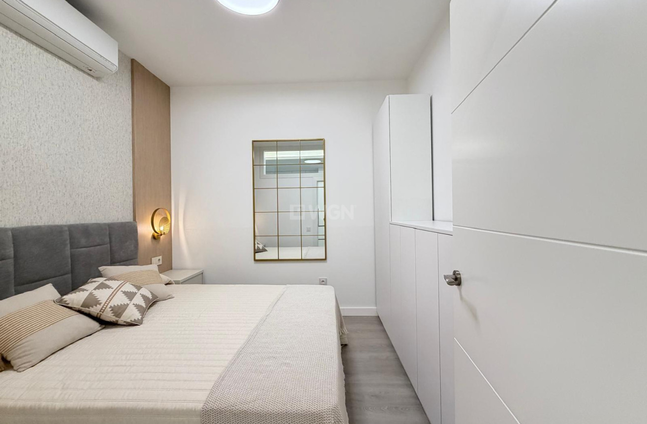 Resale - Apartment / flat - Torrevieja - Playa del Cura