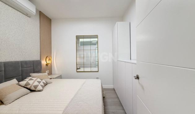 Resale - Apartment / flat - Torrevieja - Playa del Cura