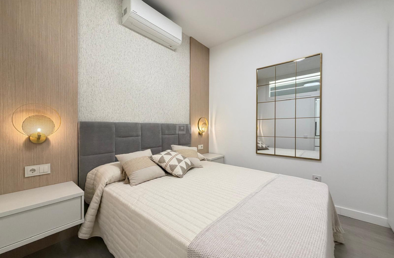 Resale - Apartment / flat - Torrevieja - Playa del Cura