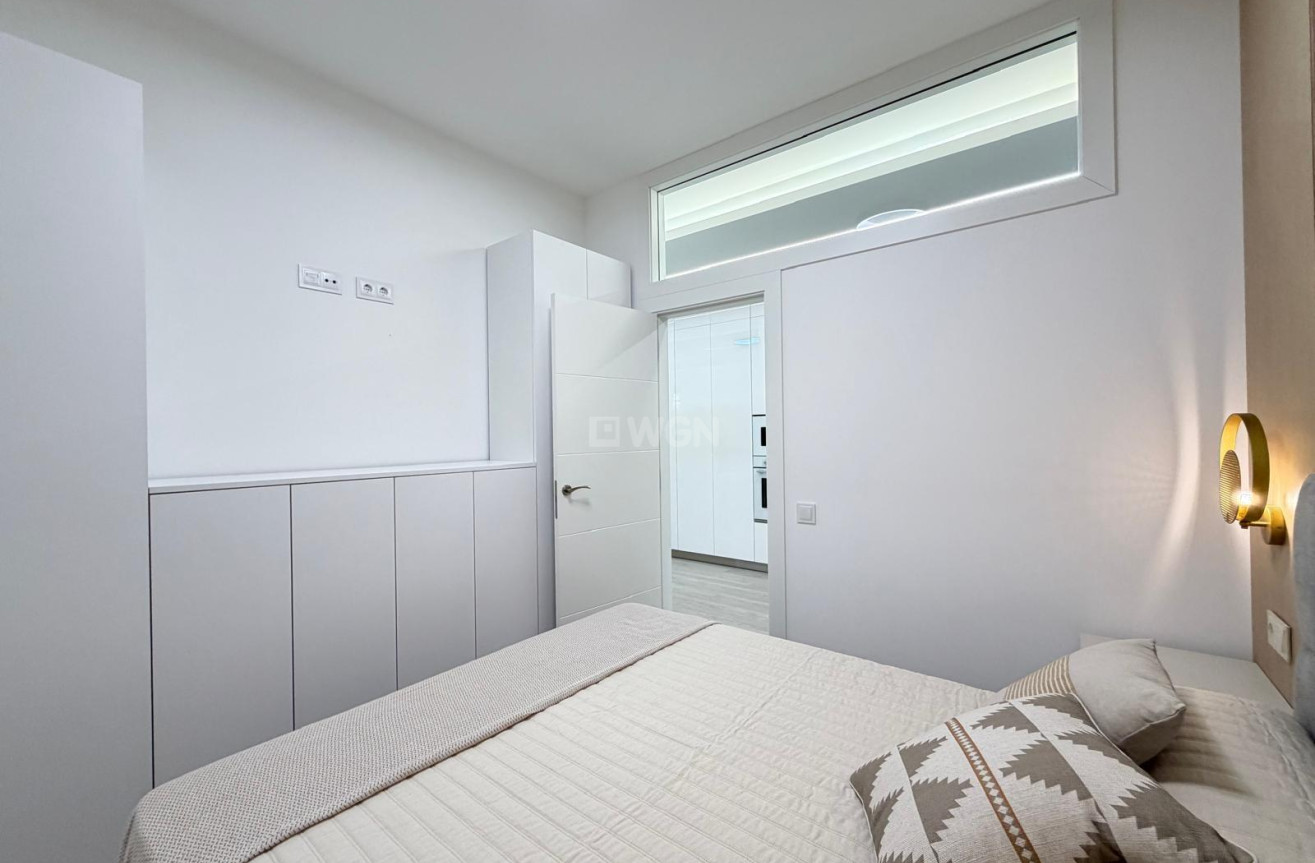 Resale - Apartment / flat - Torrevieja - Playa del Cura