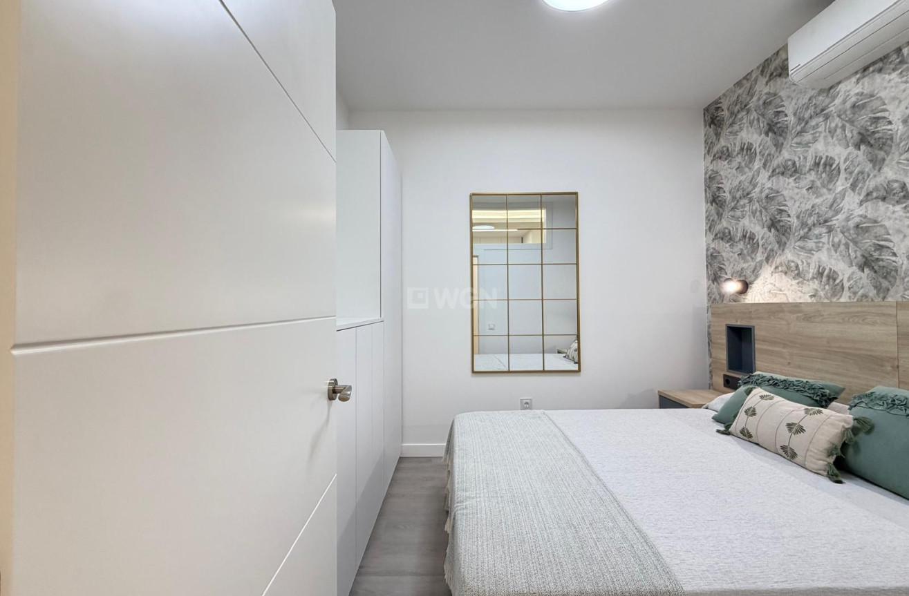 Resale - Apartment / flat - Torrevieja - Playa del Cura
