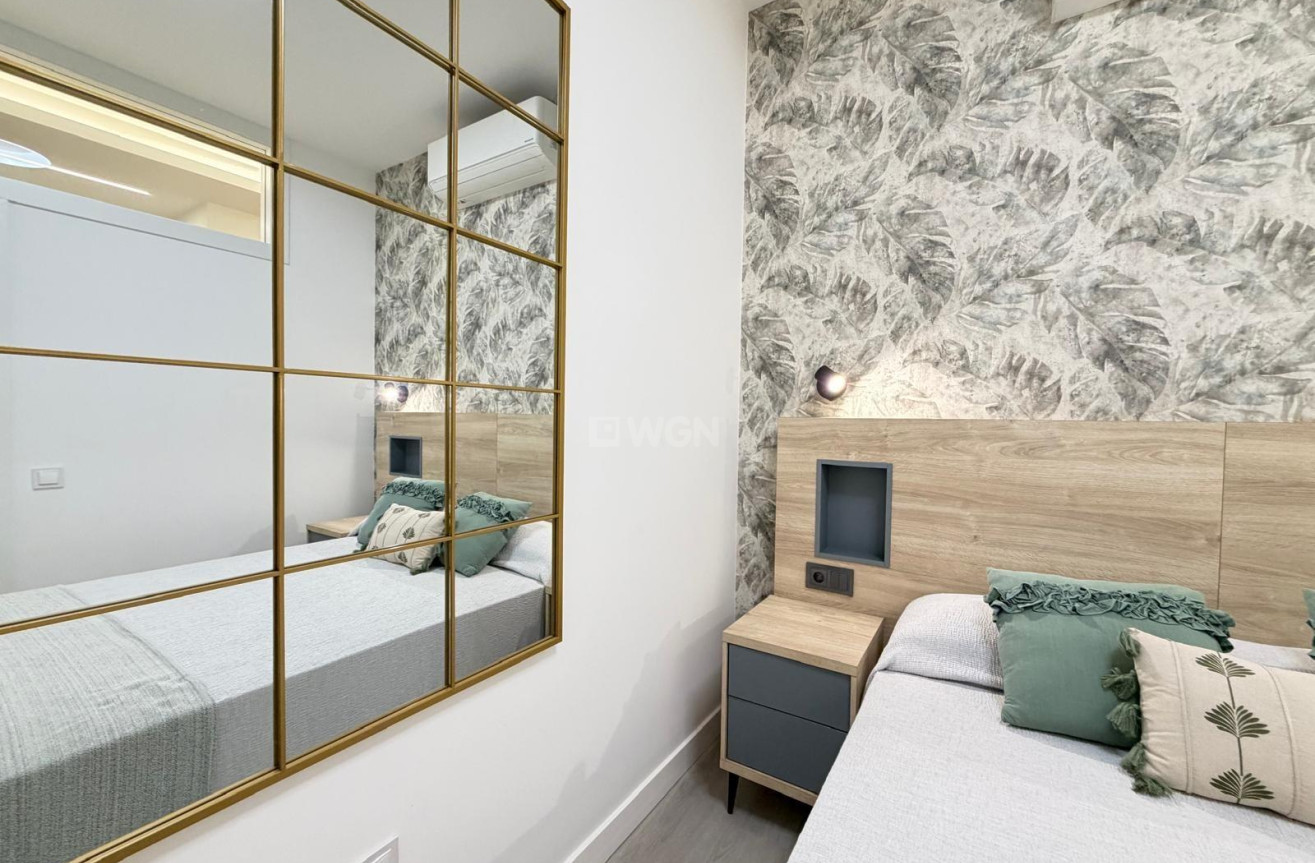 Resale - Apartment / flat - Torrevieja - Playa del Cura