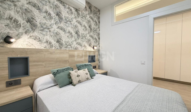 Resale - Apartment / flat - Torrevieja - Playa del Cura
