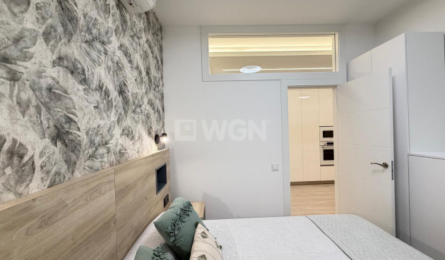 Resale - Apartment / flat - Torrevieja - Playa del Cura