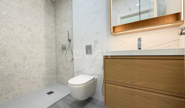 Resale - Apartment / flat - Torrevieja - Playa del Cura