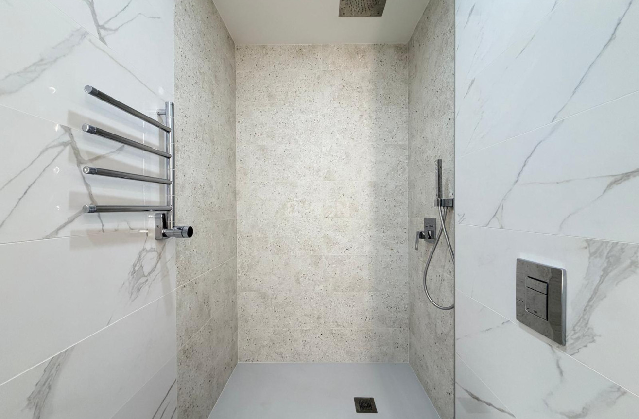Resale - Apartment / flat - Torrevieja - Playa del Cura