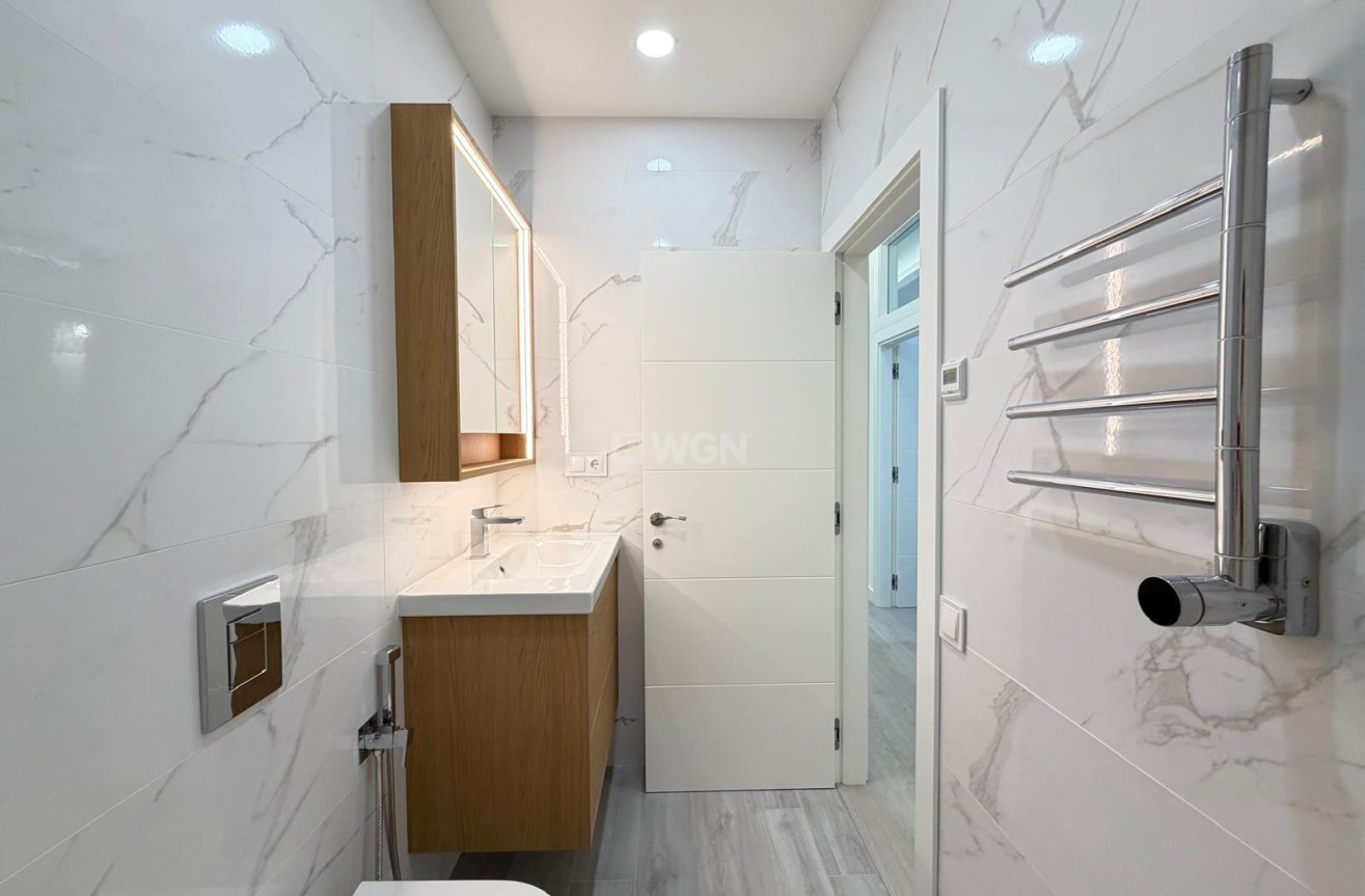 Resale - Apartment / flat - Torrevieja - Playa del Cura