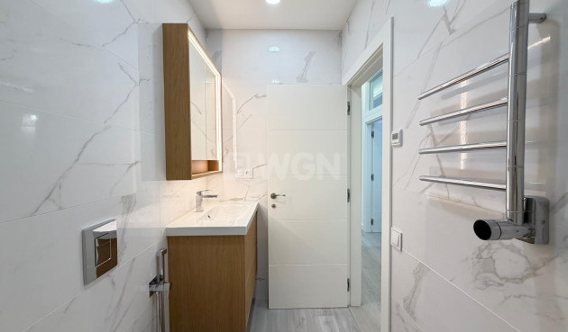 Resale - Apartment / flat - Torrevieja - Playa del Cura