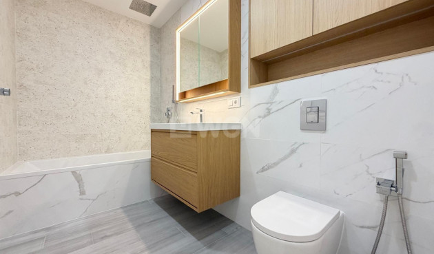 Resale - Apartment / flat - Torrevieja - Playa del Cura