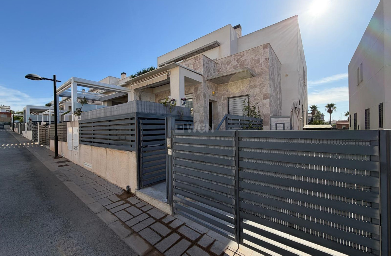 Reventa - Adosado - Torrevieja - aguas nuevas