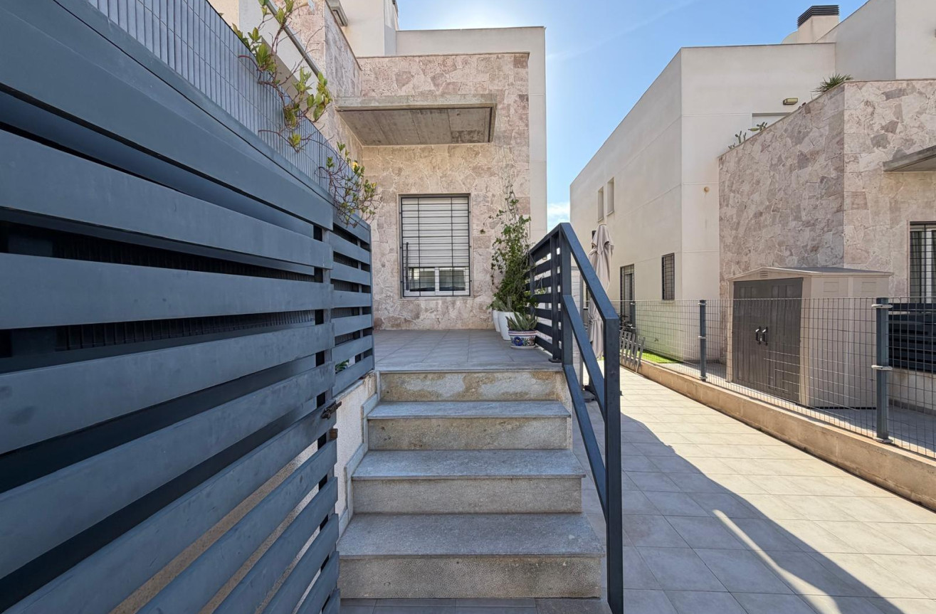 Reventa - Adosado - Torrevieja - aguas nuevas