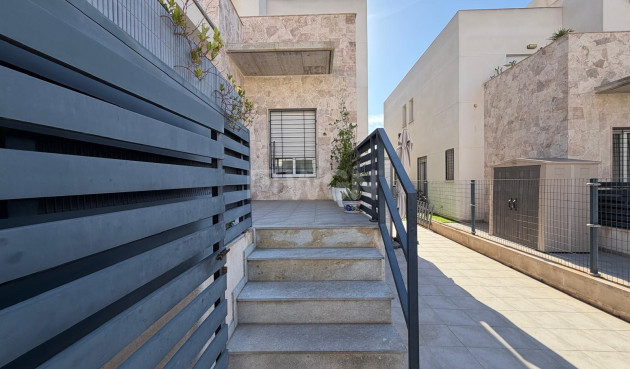 Reventa - Adosado - Torrevieja - aguas nuevas